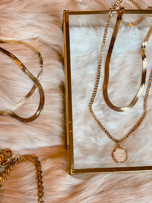 Flora Pearl Necklace